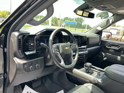 Used 2025 Chevrolet Silverado 1500 LTZ w/ LTZ Premium Package AWD/4WD image 9