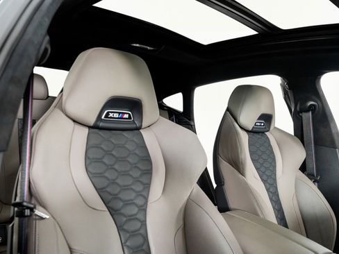 Used 2023 BMW X6 M Competition image 32