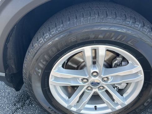 Used 2021 Ford Explorer XLT w/ Equipment Group 202A AWD/4WD image 7