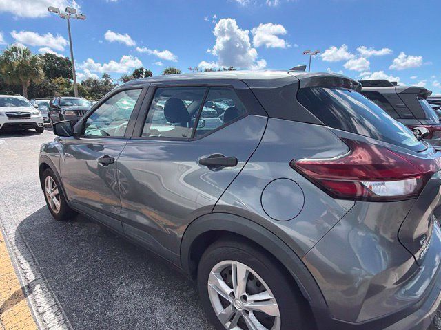 Used 2021 Nissan Kicks S FWD image 4