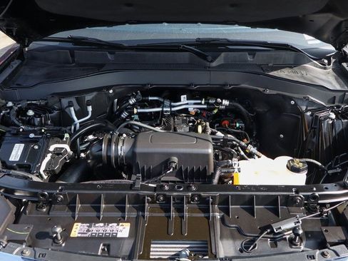 Used 2022 Ford Explorer XLT image 11