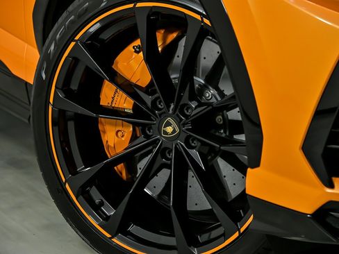 Used 2022 Lamborghini Urus image 4