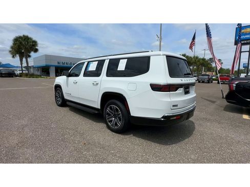 Used 2024 Jeep Wagoneer L Series II RWD image 4