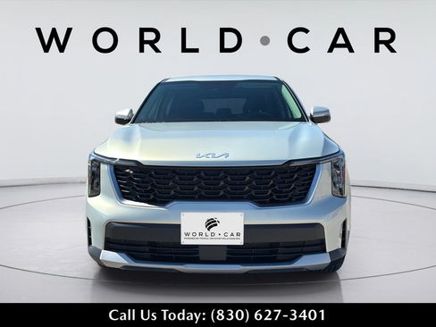 Certified 2026 Kia Sorento LX FWD image 16