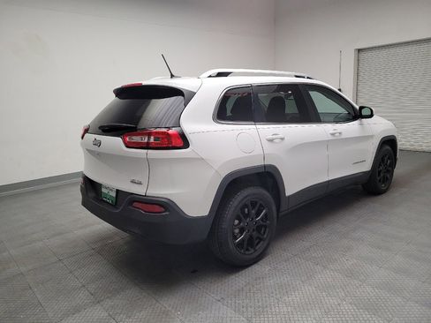 Used 2018 Jeep Cherokee Latitude image 9