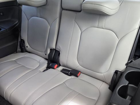 Certified 2024 Honda Pilot Touring image 13