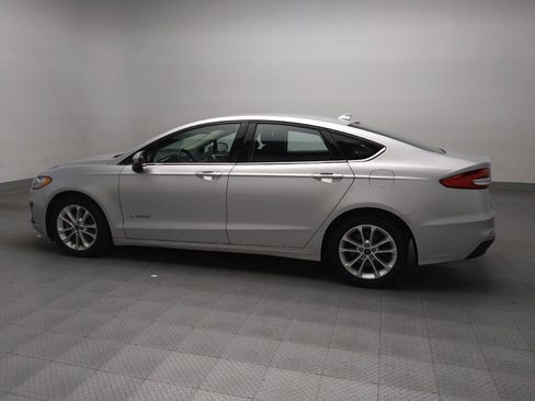 Used 2019 Ford Fusion SE image 3