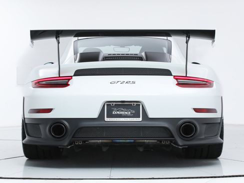 Used 2018 Porsche 911 GT2 RS image 8
