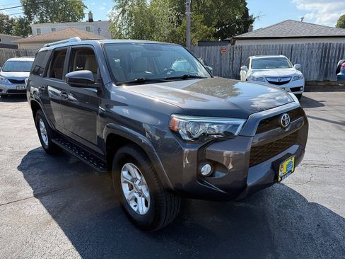 Used 2016 Toyota 4Runner SR5 AWD/4WD image 3