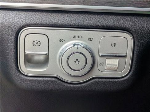 Used 2024 Mercedes-Benz GLS 450 4MATIC image 13