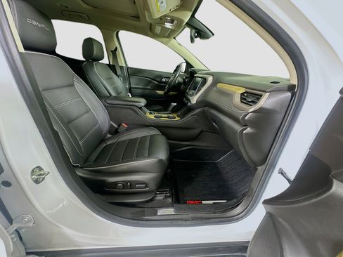 Used 2019 GMC Acadia Denali w/ Technology Package FWD image 33