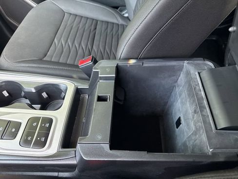 Used 2021 Ford Explorer XLT image 31