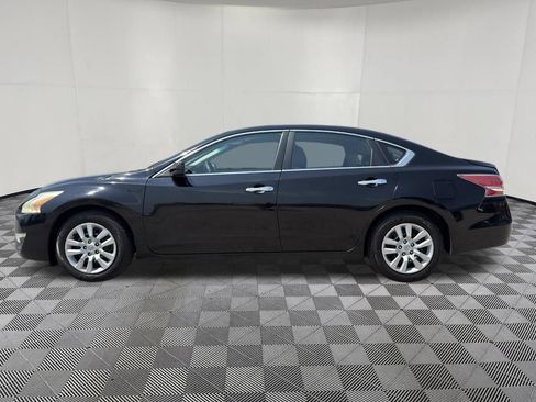 Used 2015 Nissan Altima 2.5 S w/ Power Driver Seat Package FWD image 9