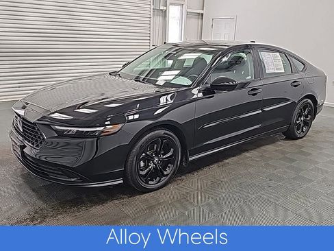 Used 2025 Honda Accord SE image 4