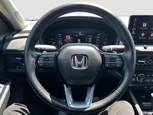Used 2023 Honda Accord Touring image 10