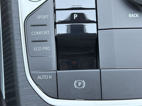Used 2026 BMW 330i Sedan w/ Premium Package RWD image 8