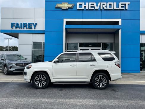 Used 2018 Toyota 4Runner Limited RWD image 2