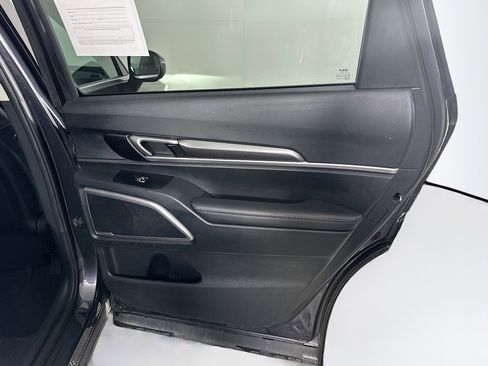 Used 2025 Kia Telluride S image 33