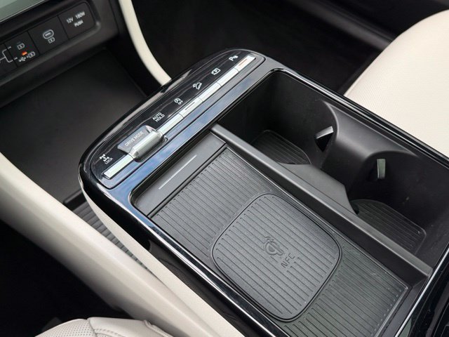Certified 2025 Hyundai Tucson Limited AWD/4WD image 27