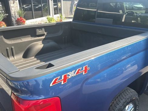Used 2017 Chevrolet Silverado 1500 High Country AWD/4WD image 18