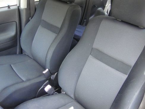 Used 2006 Scion xB FWD image 2