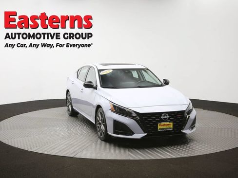 Used 2023 Nissan Altima 2.0 SR FWD image 52