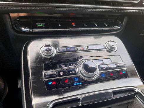 Used 2022 Lincoln Nautilus Reserve image 26