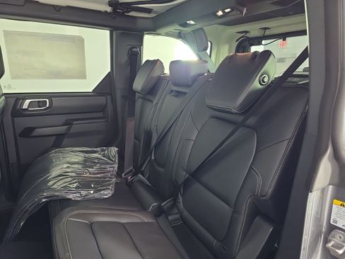 New 2025 Ford Bronco Badlands image 27