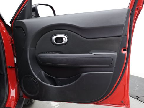 Used 2018 Kia Soul + FWD image 31