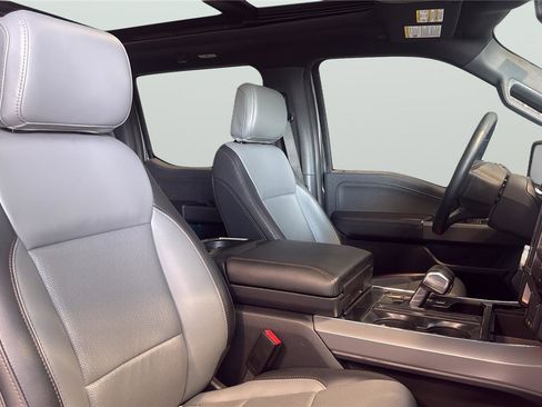 Used 2024 Ford F150 Lightning Lariat image 14