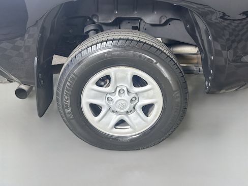 Used 2020 Toyota Tundra SR5 w/ SR5 Upgrade Package RWD image 32