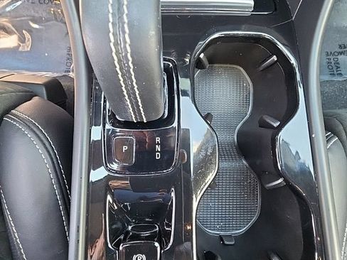 Used 2019 Volvo XC40 T5 R-Design AWD/4WD image 19