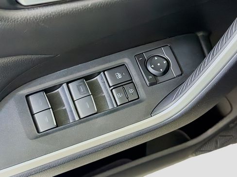Used 2025 Toyota RAV4 XLE FWD image 15