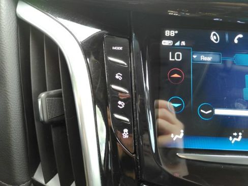 Used 2020 Cadillac Escalade ESV Luxury AWD/4WD image 45