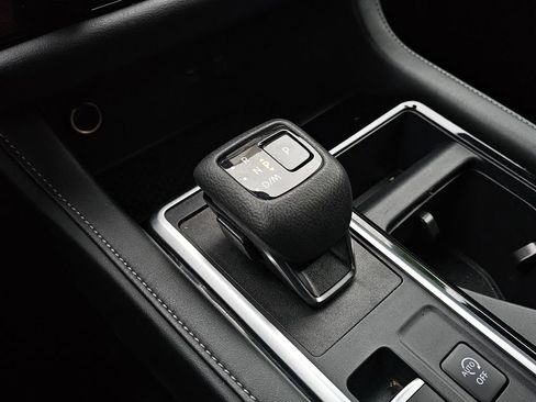 Certified 2025 Nissan Pathfinder SV image 26