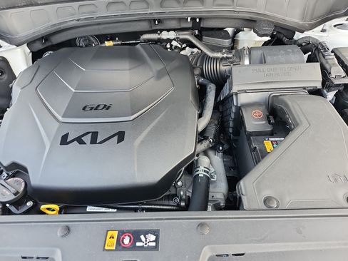 Used 2024 Kia Telluride EX w/ EX Captain's Chair Package FWD image 21