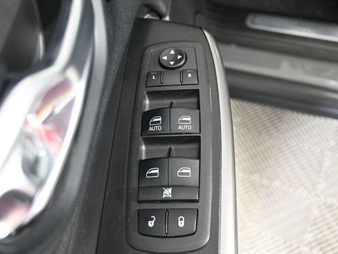 Used 2019 Jeep Cherokee Limited w/ Trailer Tow Group AWD/4WD image 19