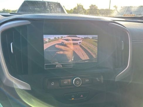 Used 2023 GMC Terrain SLE AWD/4WD image 9