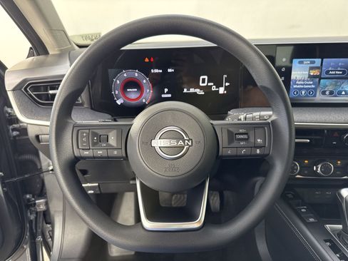 New 2025 Nissan Kicks SV image 12