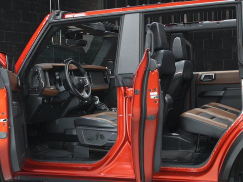 Used 2024 Ford Bronco Outer Banks AWD/4WD image 28