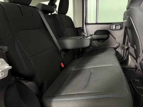 Certified 2025 Jeep Wrangler Unlimited Rubicon 4xe w/ Convenience Group AWD/4WD image 27