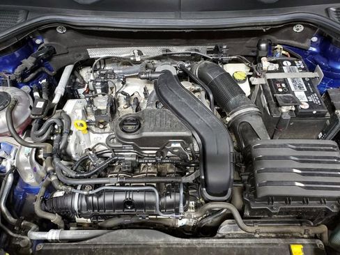 Used 2022 Volkswagen Taos S image 6