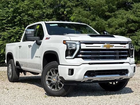 New 2026 Chevrolet Silverado 3500 LT w/ Z71 Chrome Sport Edition AWD/4WD image 2