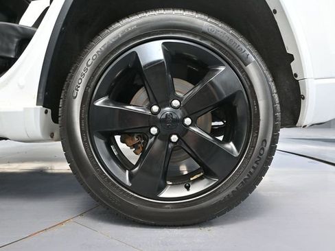 Used 2015 Jeep Grand Cherokee Altitude image 13