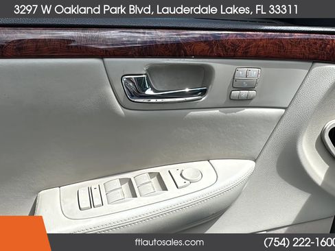 Used 2007 Cadillac DTS w/ Trunk Convenience Package image 25