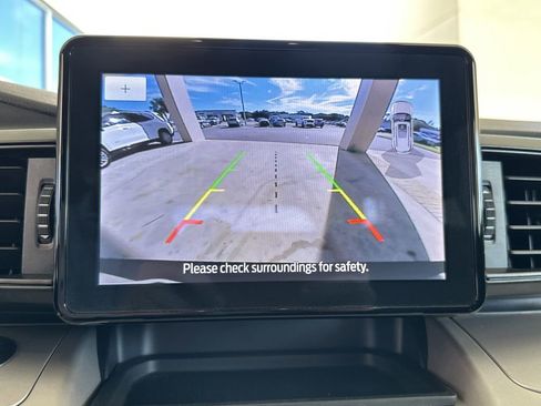 Used 2024 Ford Explorer XLT image 26