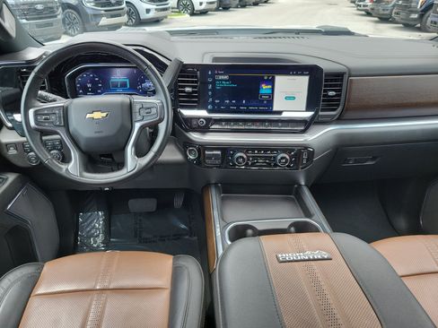 Used 2024 Chevrolet Silverado 2500 High Country w/ High Country Premium Package AWD/4WD image 15