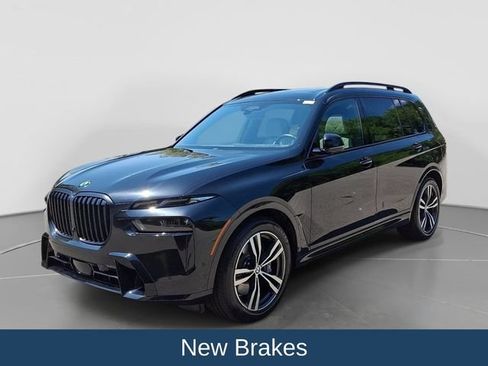 Used 2024 BMW X7 xDrive40i w/ M Sport Package AWD/4WD image 4