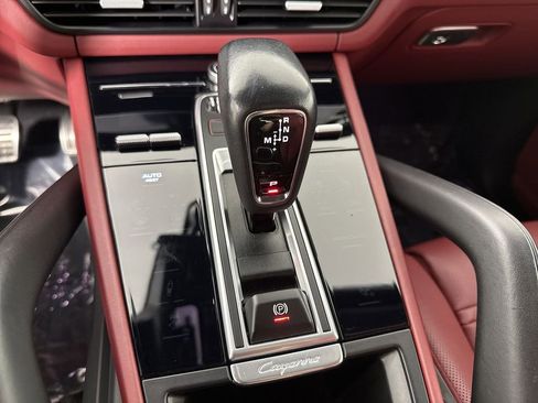 Certified 2022 Porsche Cayenne GTS AWD/4WD image 32