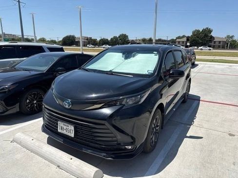 Used 2024 Toyota Sienna XLE Woodland Edition AWD/4WD image 2